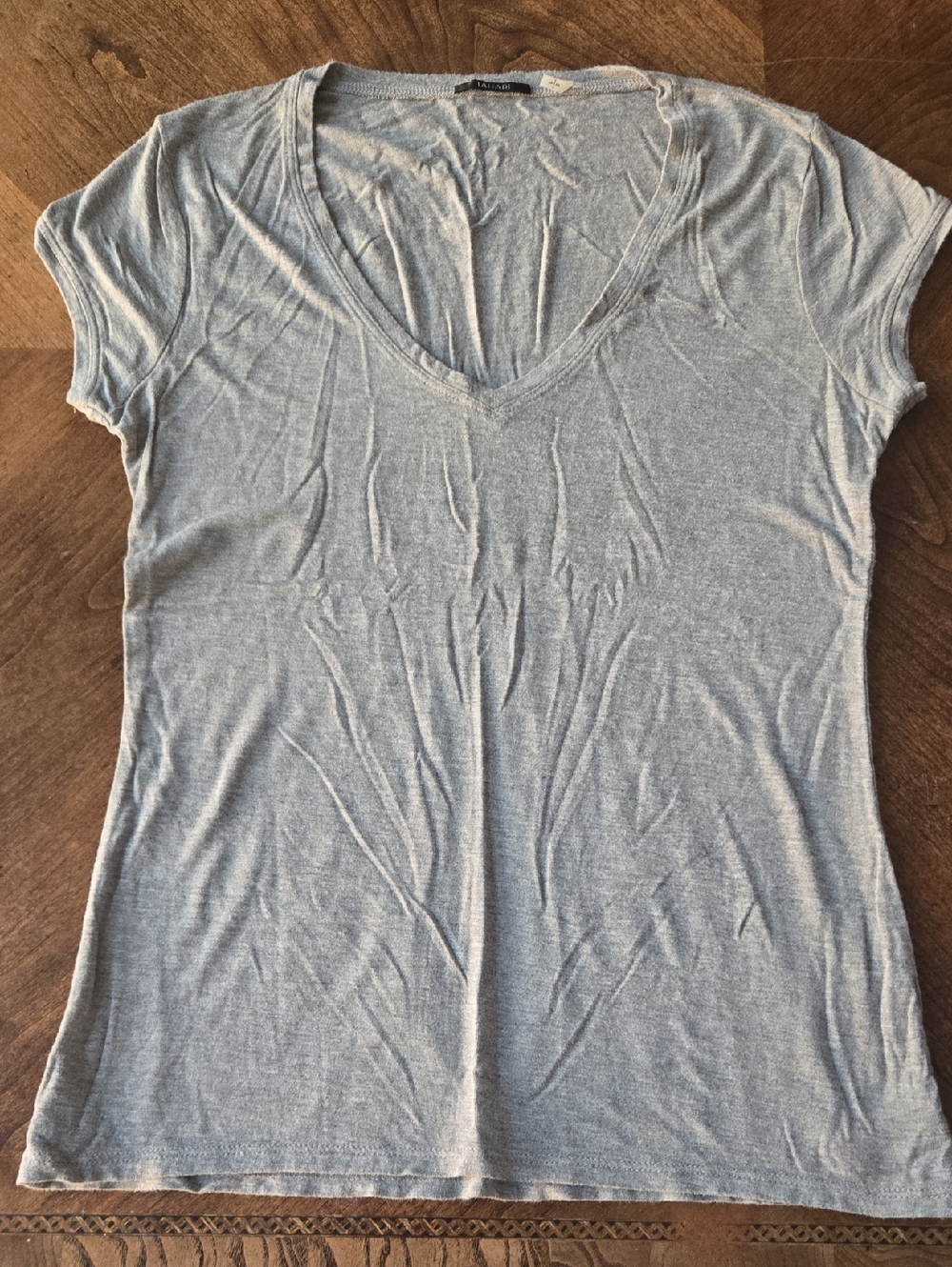 Tahari Light Gray V-Neck Short Sleeve Tee
